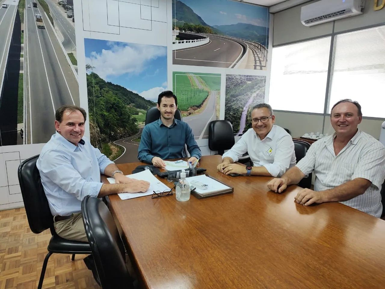 Prefeito de Cerro Grande busca parceria com o Estado para viabilizar ligação asfáltica com Novo Tiradentes