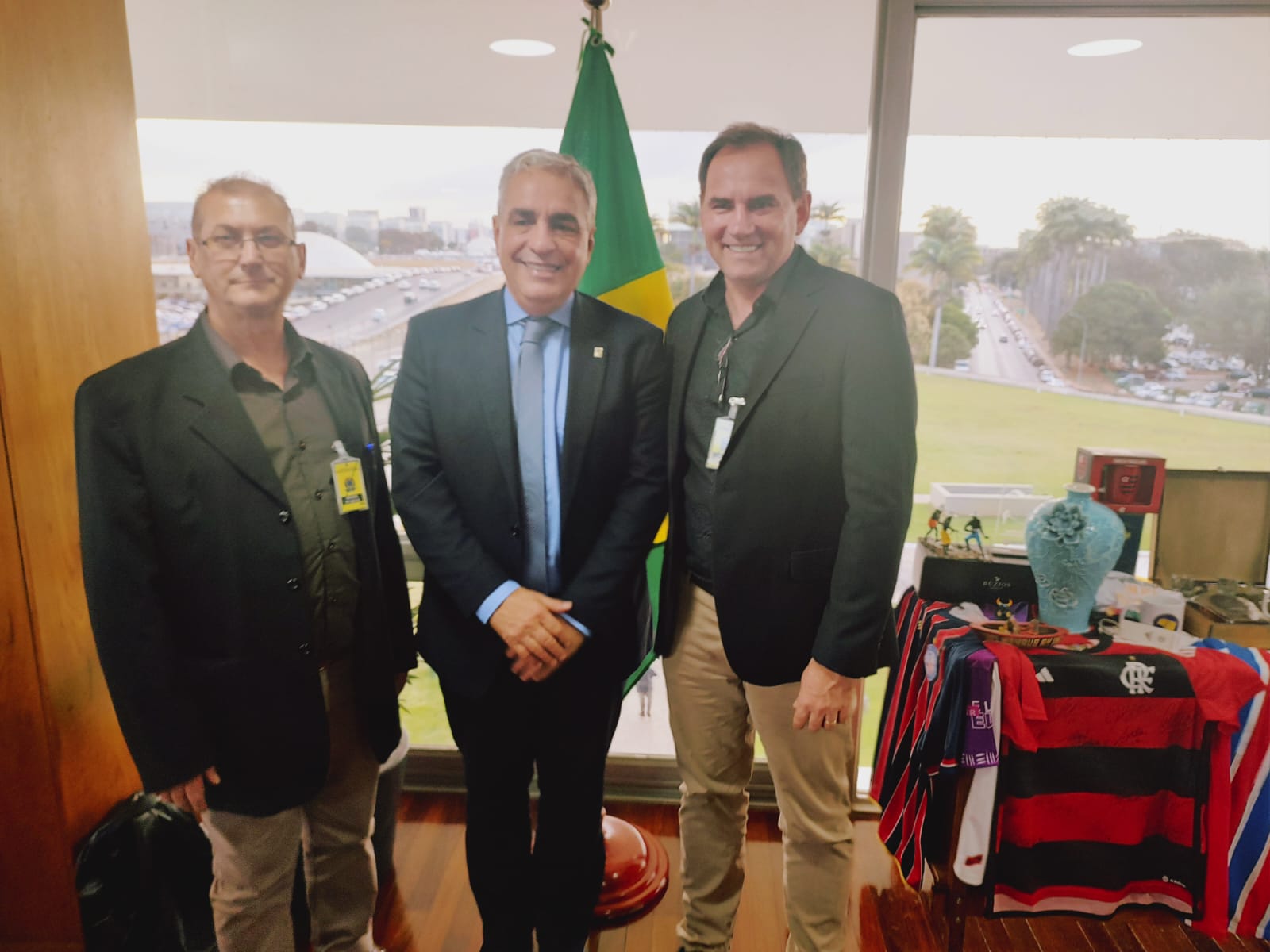 Prefeito e vereador de Cerro Grande participam da mobilização municipalista em Brasília